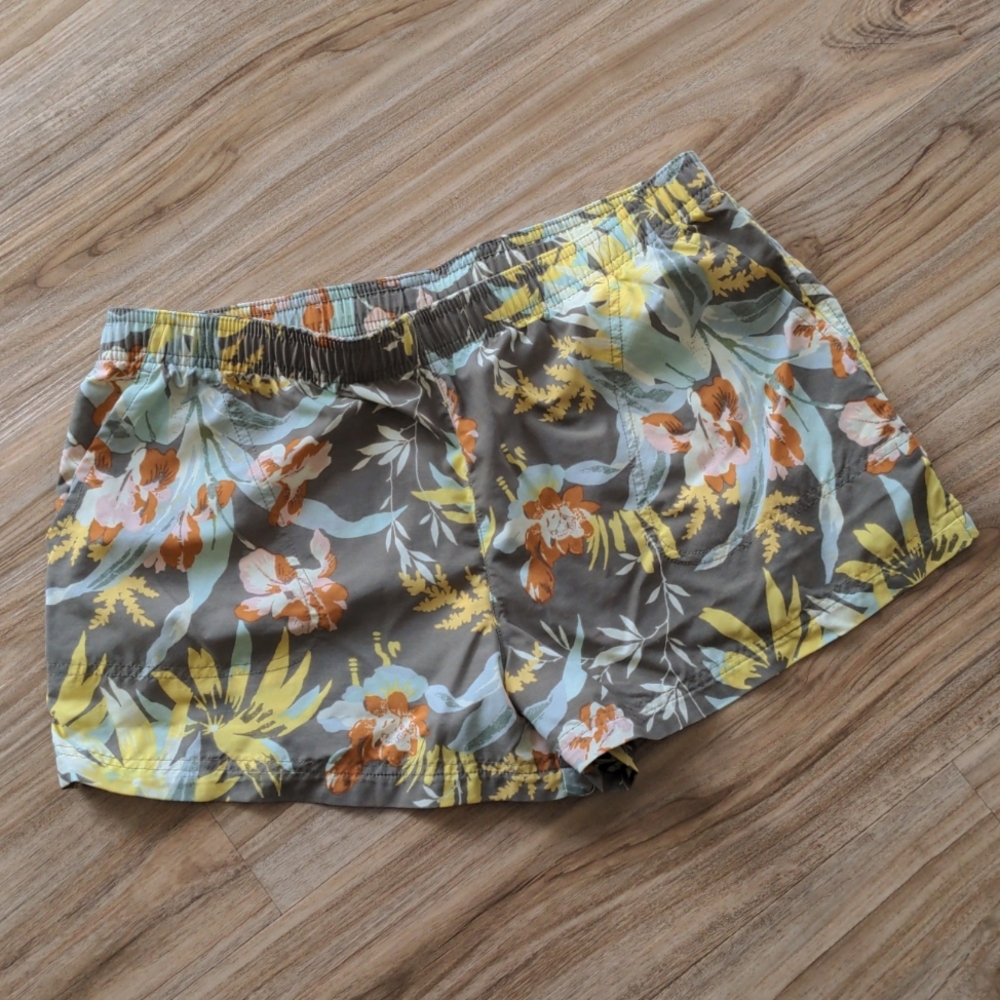 Columbia Floral Shorts Size L